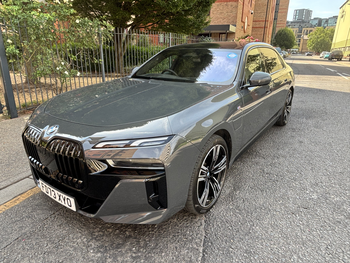 BMW 750E Xdrive M Sport Auto - Photo