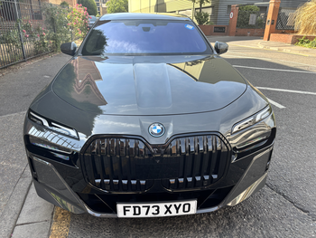 BMW 750E Xdrive M Sport Auto - Photo