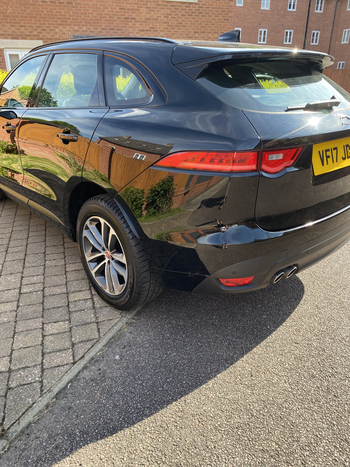 Jaguar F-Pace R-Sport AWD D Auto - Photo