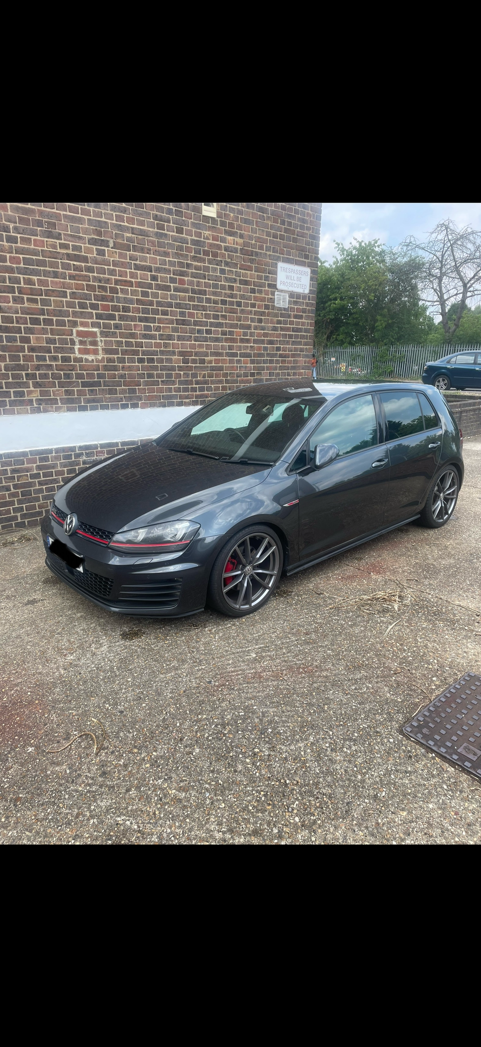 Volkswagen Golf - Photo