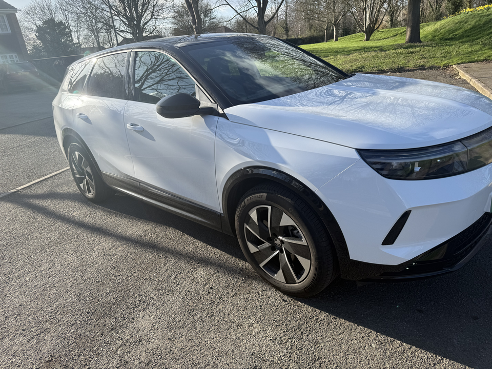 Vauxhall Grandland GS EV - Photo
