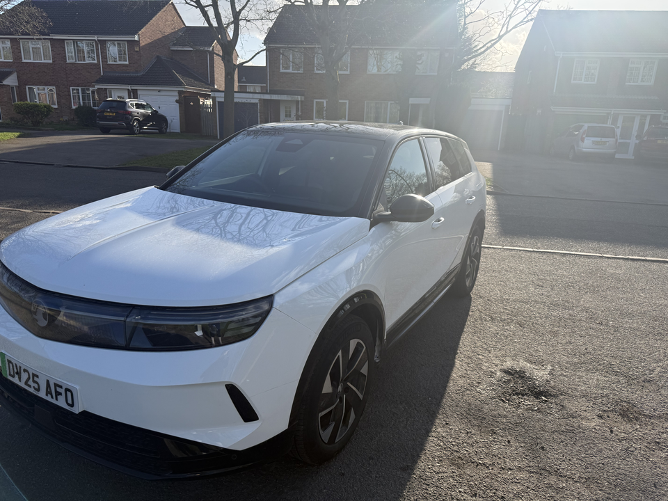 Vauxhall Grandland GS EV - Photo